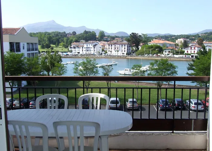 Appartement Dans Residence, Plage Et Centre Ville A Pied