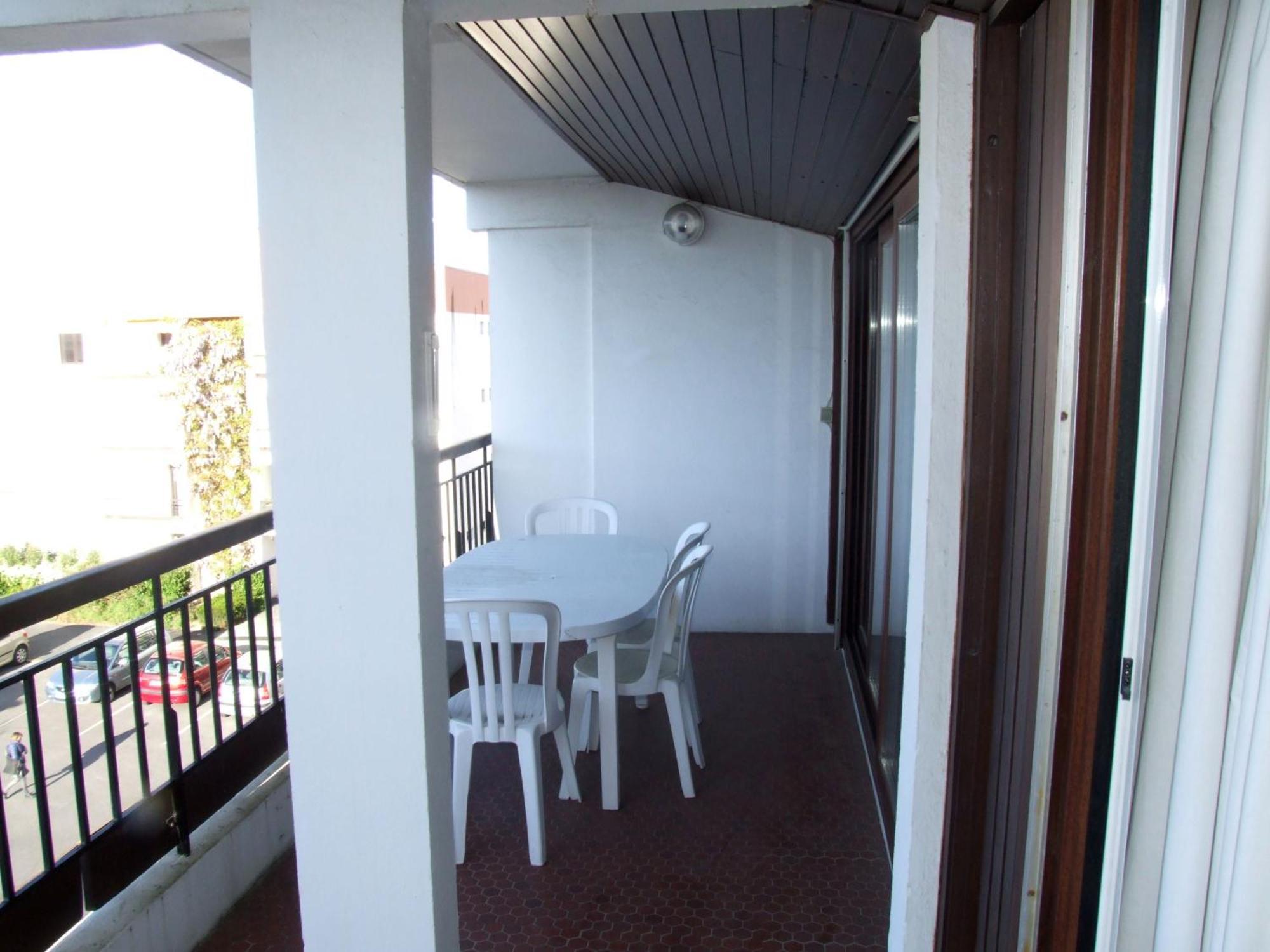 Dans Residence, Et Centre A Pied *